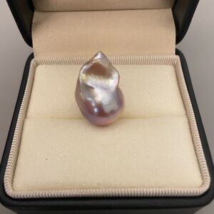 Natural Baroque Pearl